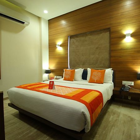Oyo 8992 Hotel Kyra أحمد أباد المظهر الخارجي الصورة