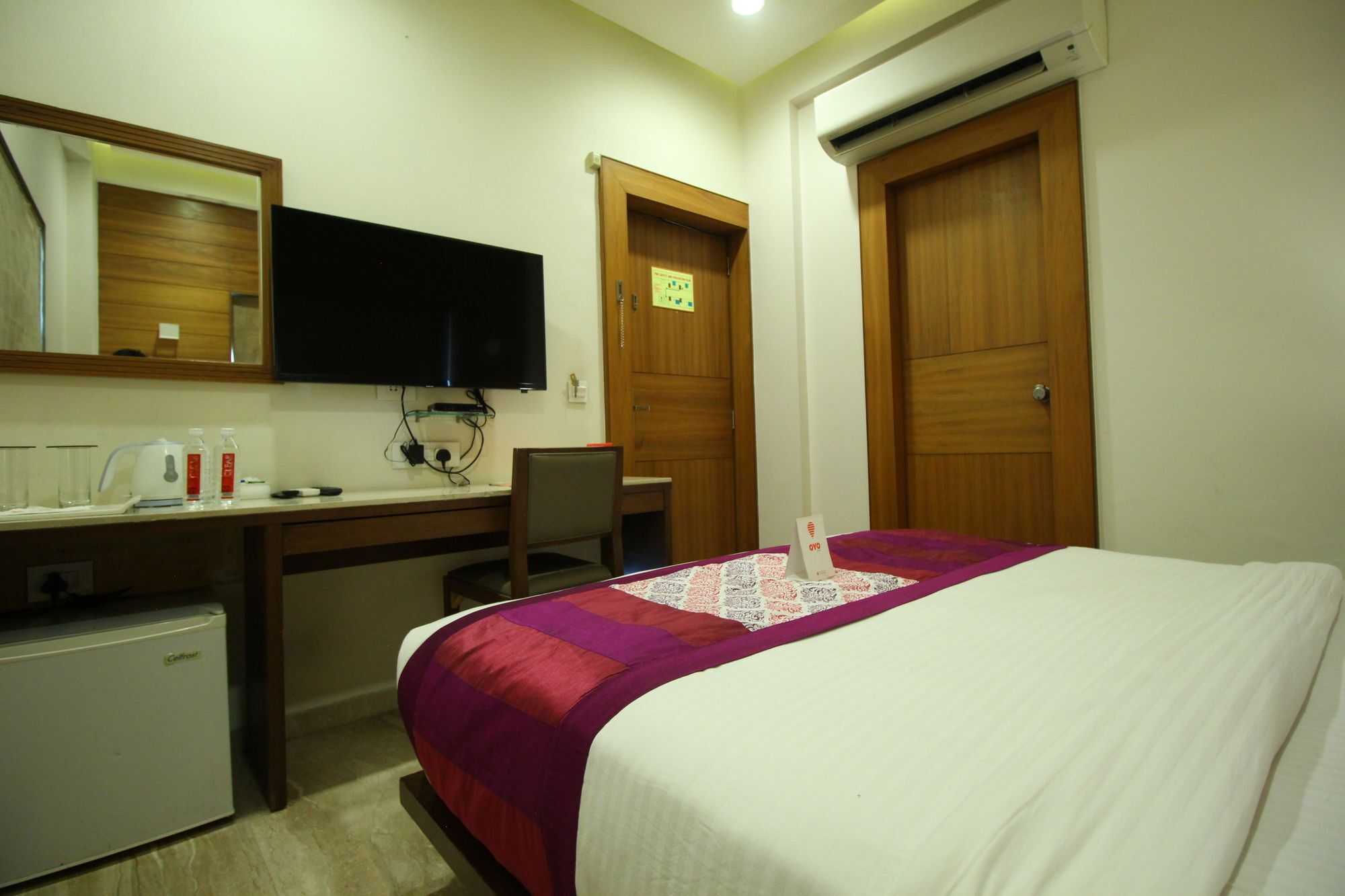 Oyo 8992 Hotel Kyra أحمد أباد المظهر الخارجي الصورة