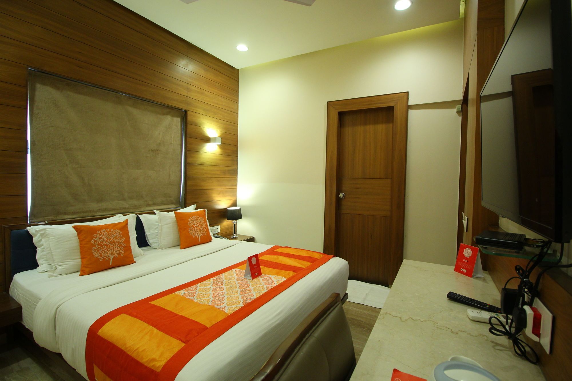 Oyo 8992 Hotel Kyra أحمد أباد المظهر الخارجي الصورة