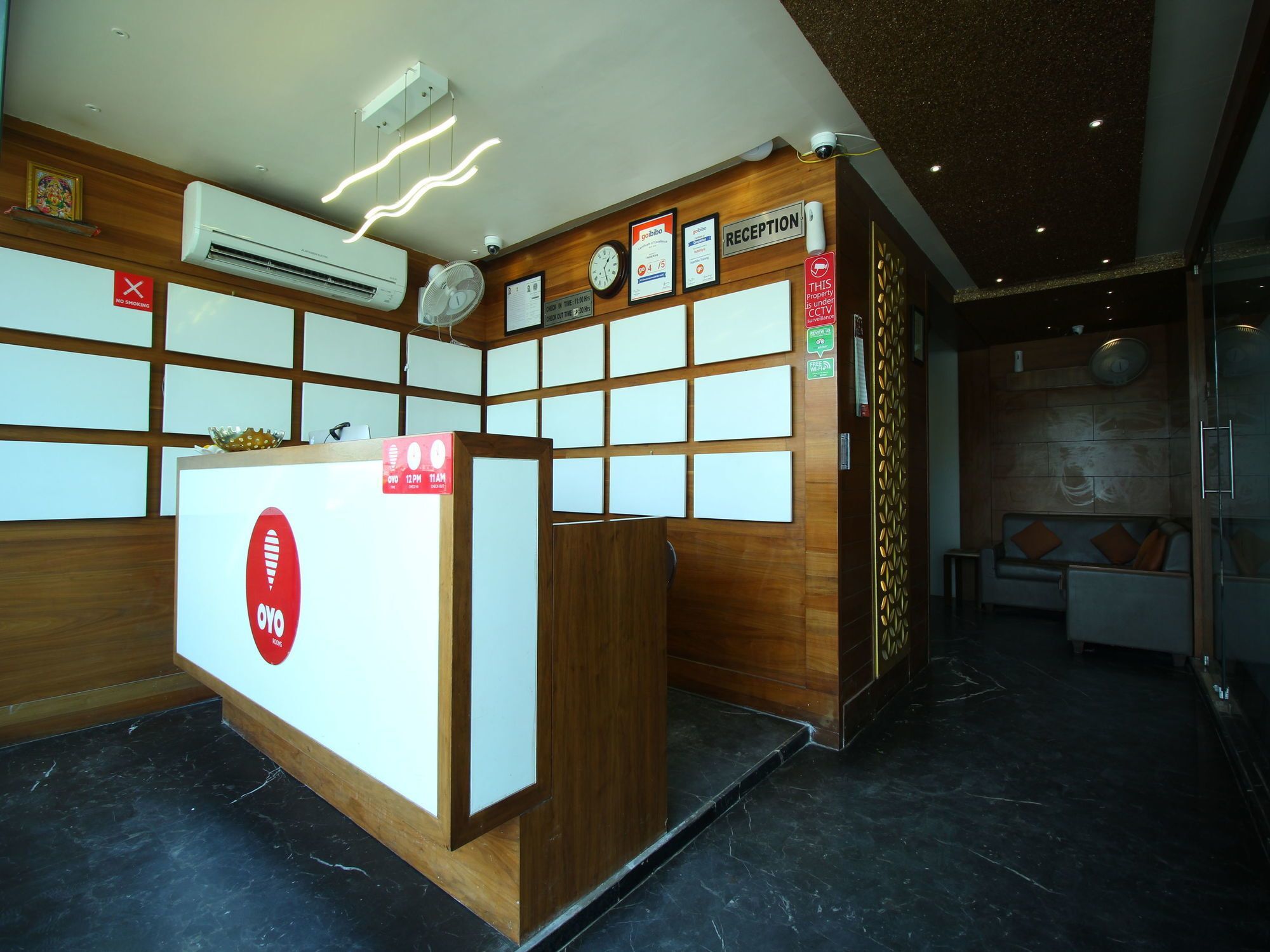 Oyo 8992 Hotel Kyra أحمد أباد المظهر الخارجي الصورة