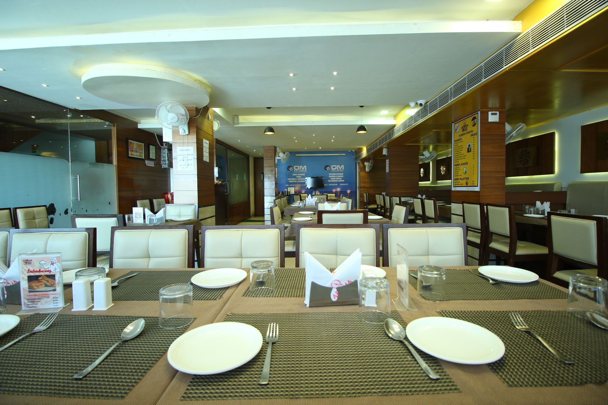 Oyo 8992 Hotel Kyra أحمد أباد المظهر الخارجي الصورة