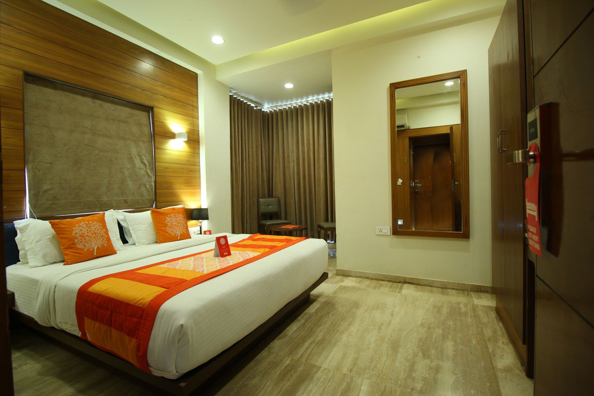 Oyo 8992 Hotel Kyra أحمد أباد المظهر الخارجي الصورة