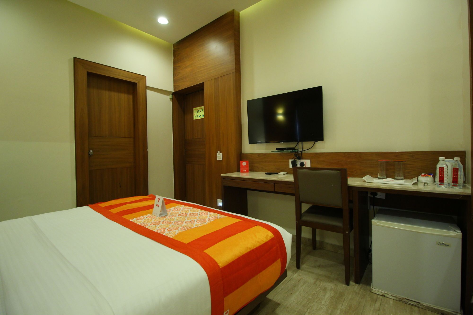 Oyo 8992 Hotel Kyra أحمد أباد المظهر الخارجي الصورة
