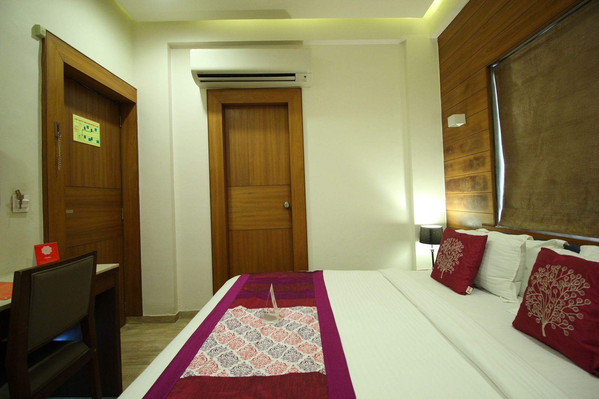 Oyo 8992 Hotel Kyra أحمد أباد المظهر الخارجي الصورة